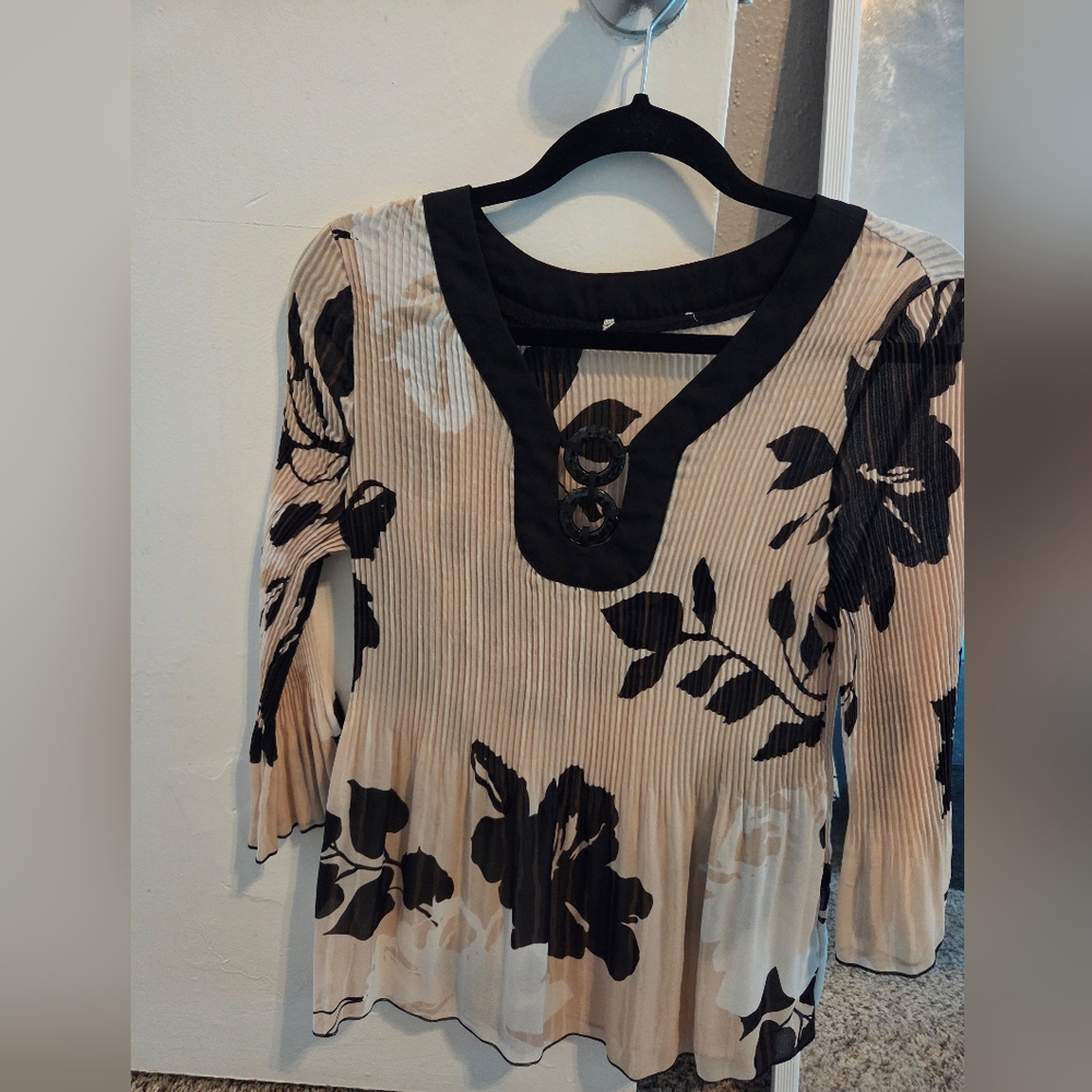 Black and Cream Floral Women's Top